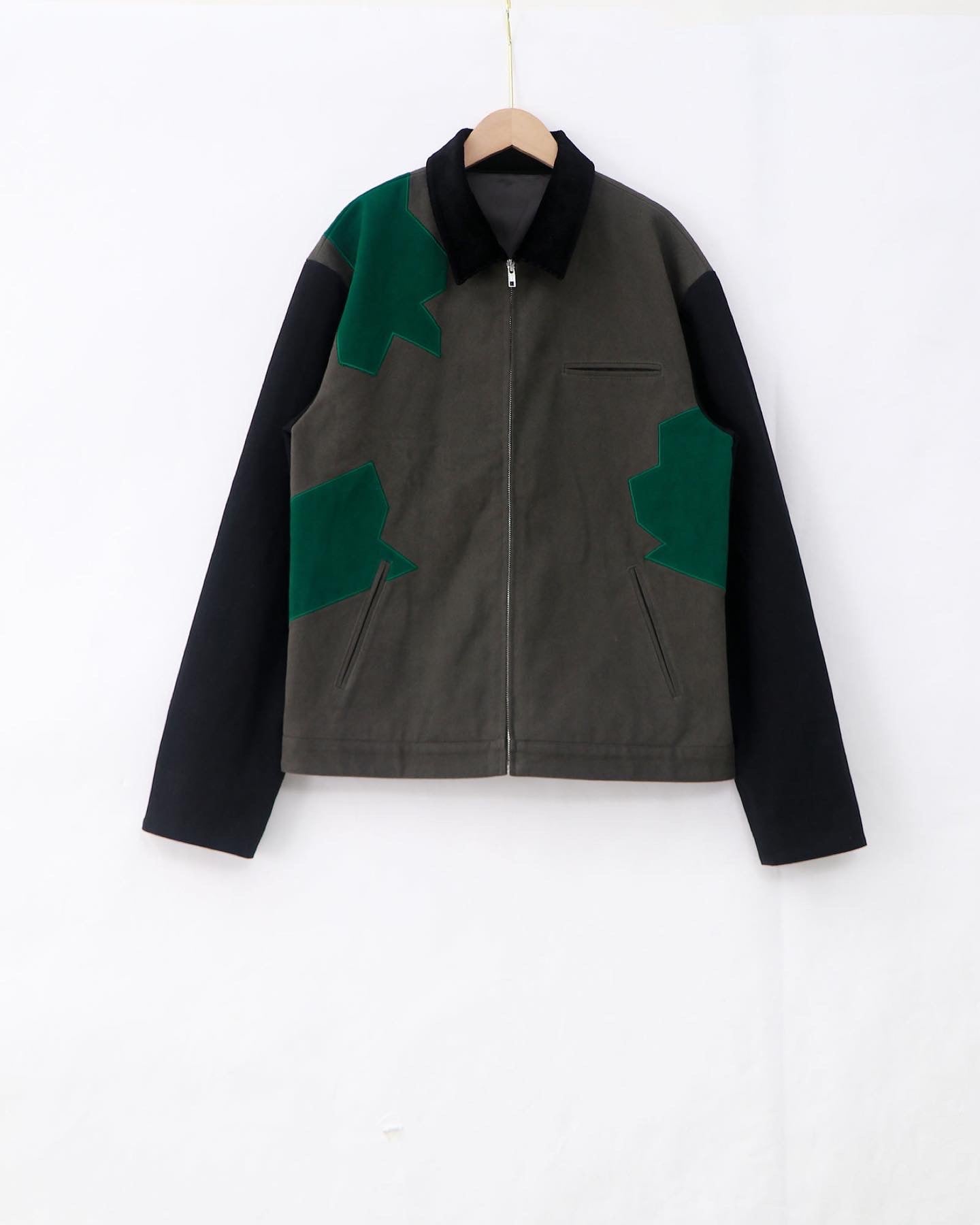 Stylish Carhartt-inspired work jacket, blending rugged durability with modern fashion. Perfect for layering over casual outfits for a chic, utilitarian look.